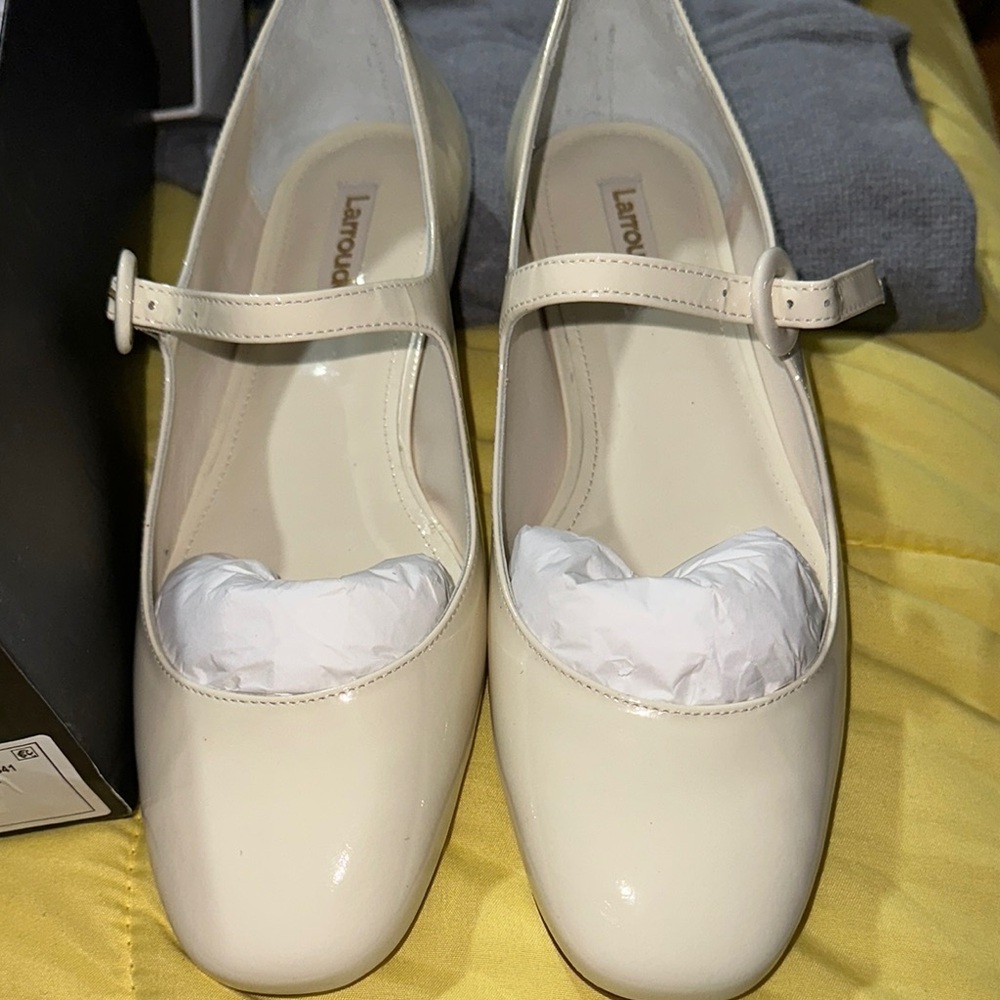 Larroude Cream Flats with Classic Mary Jane Style - Picture 3 of 16